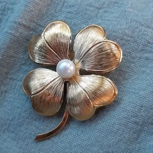 14k GF Shamrock & Pearl Brooch